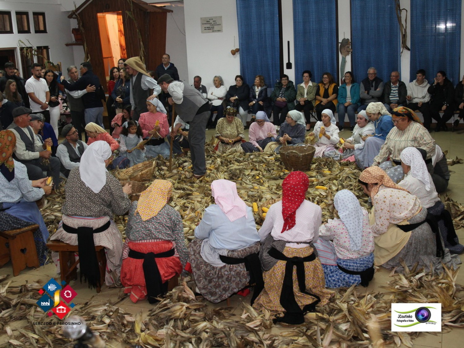 Desfolhado do Resto - Rancho  Folclórico de Perosinho